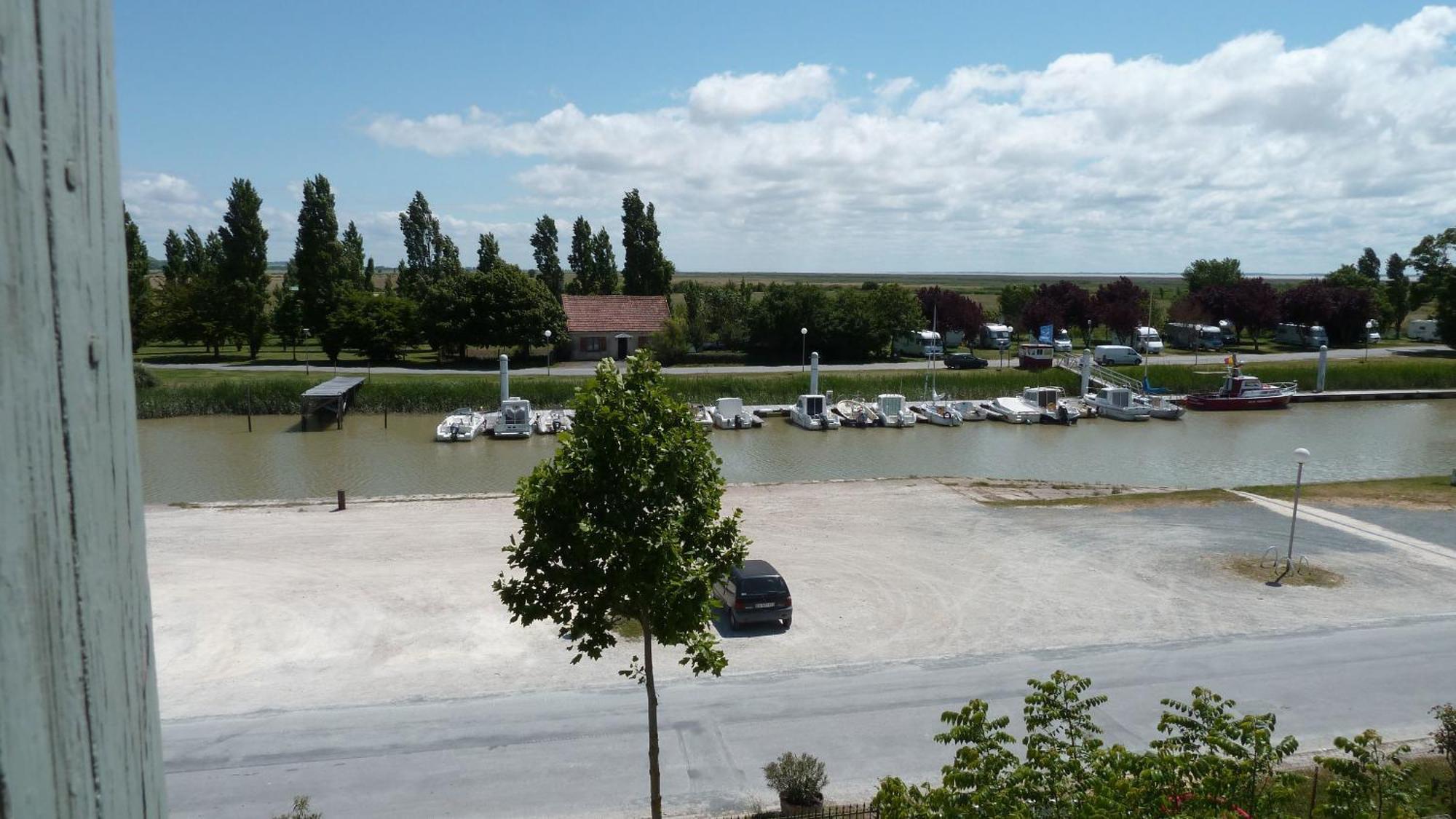 Le Domaine Du Meunier Mortagne-sur-Gironde Quarto foto
